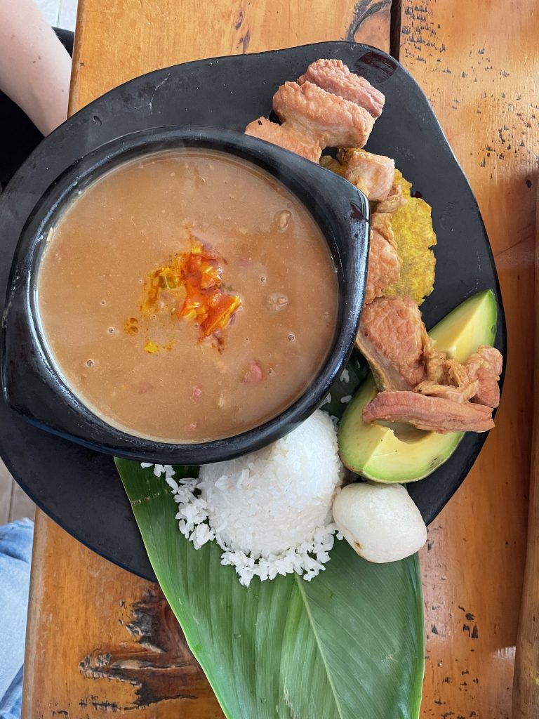 Bandeja Paisa, plat typique colombien